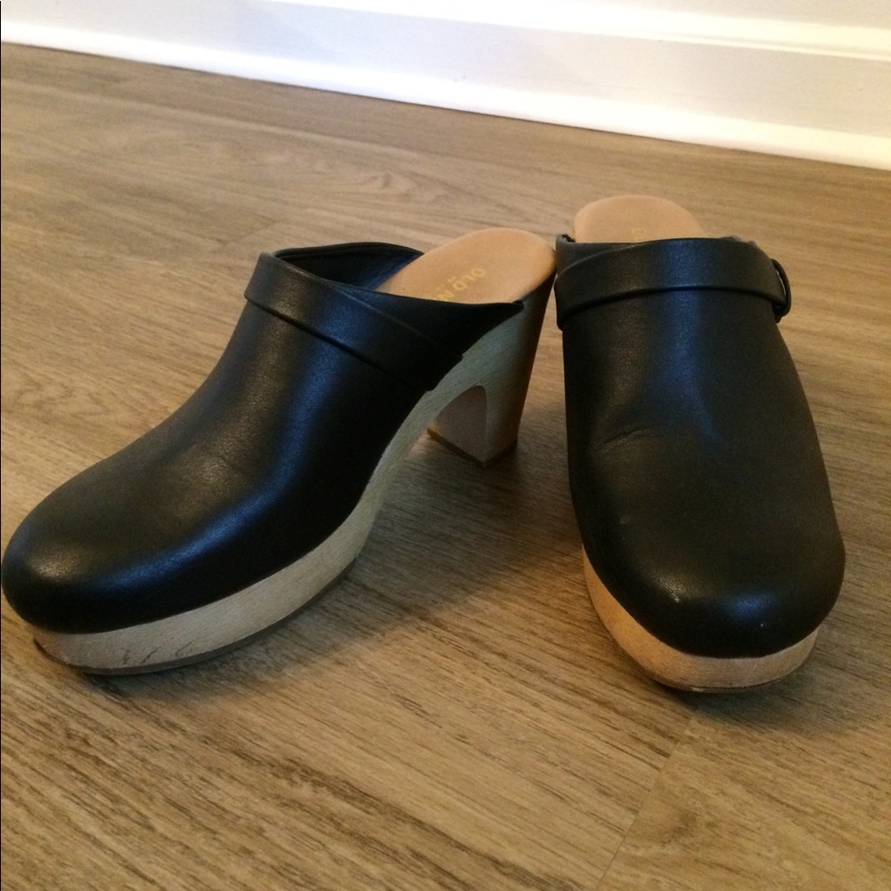 Old Navy Clogs